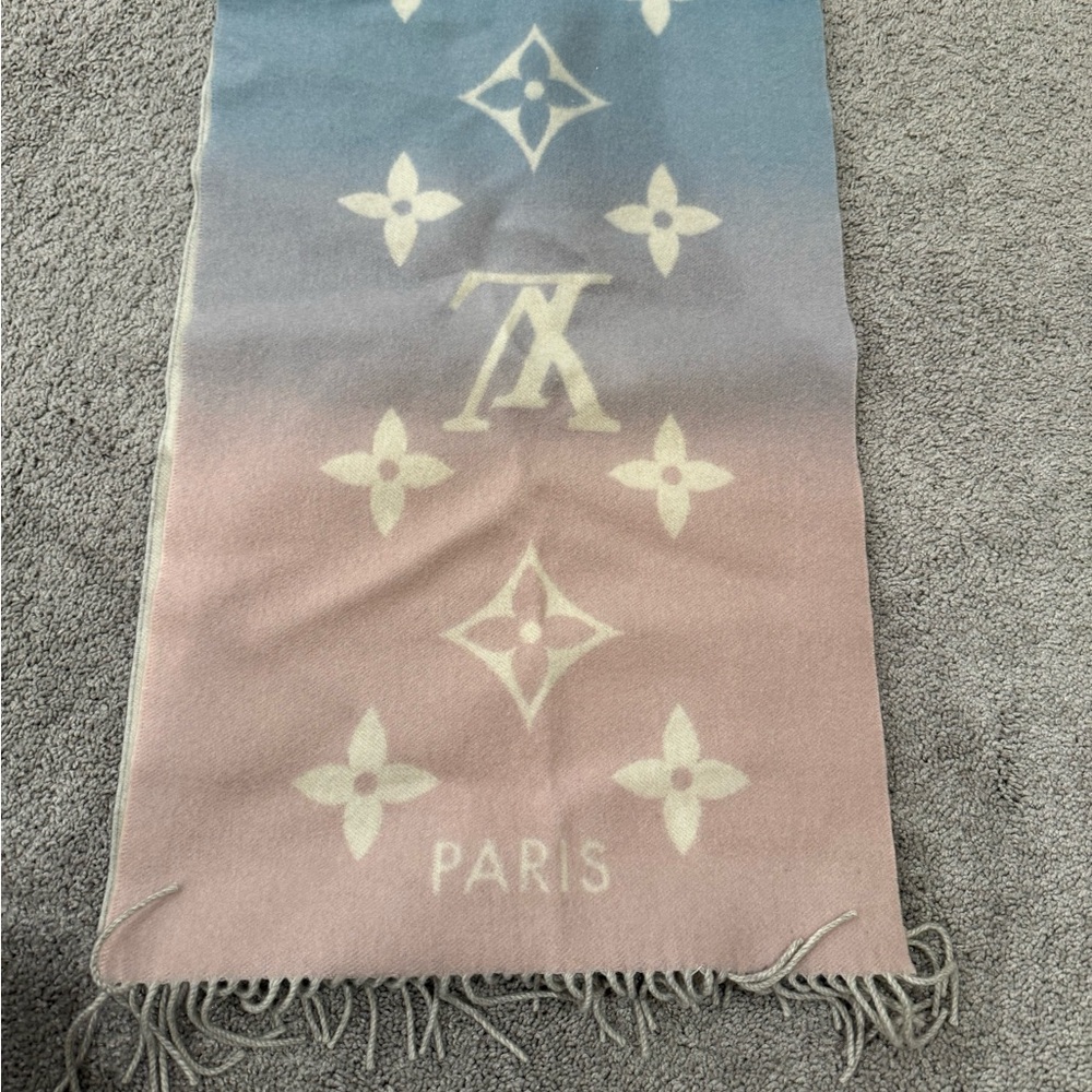 Louis Vuitton Reykjavik Gradient Scarf - Picture 3 of 4